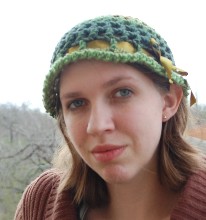cabbage rose cap free crochet hat pattern><p style=